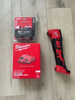 M18 18V Lithium-lon Cordless Oscillating MultiTool w/ (1) M18 5.0 Ah Batteries by Milwaukee