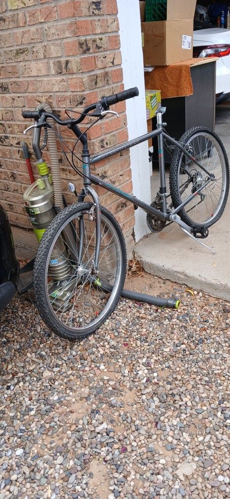 Hard Rock Specialized Touring BIKE/