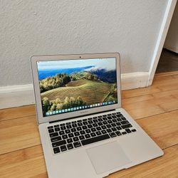 Macbook pro 13 inch core i5 8gb 256gb ssd, charger, final cut, logic, Adobe, office, or best offers