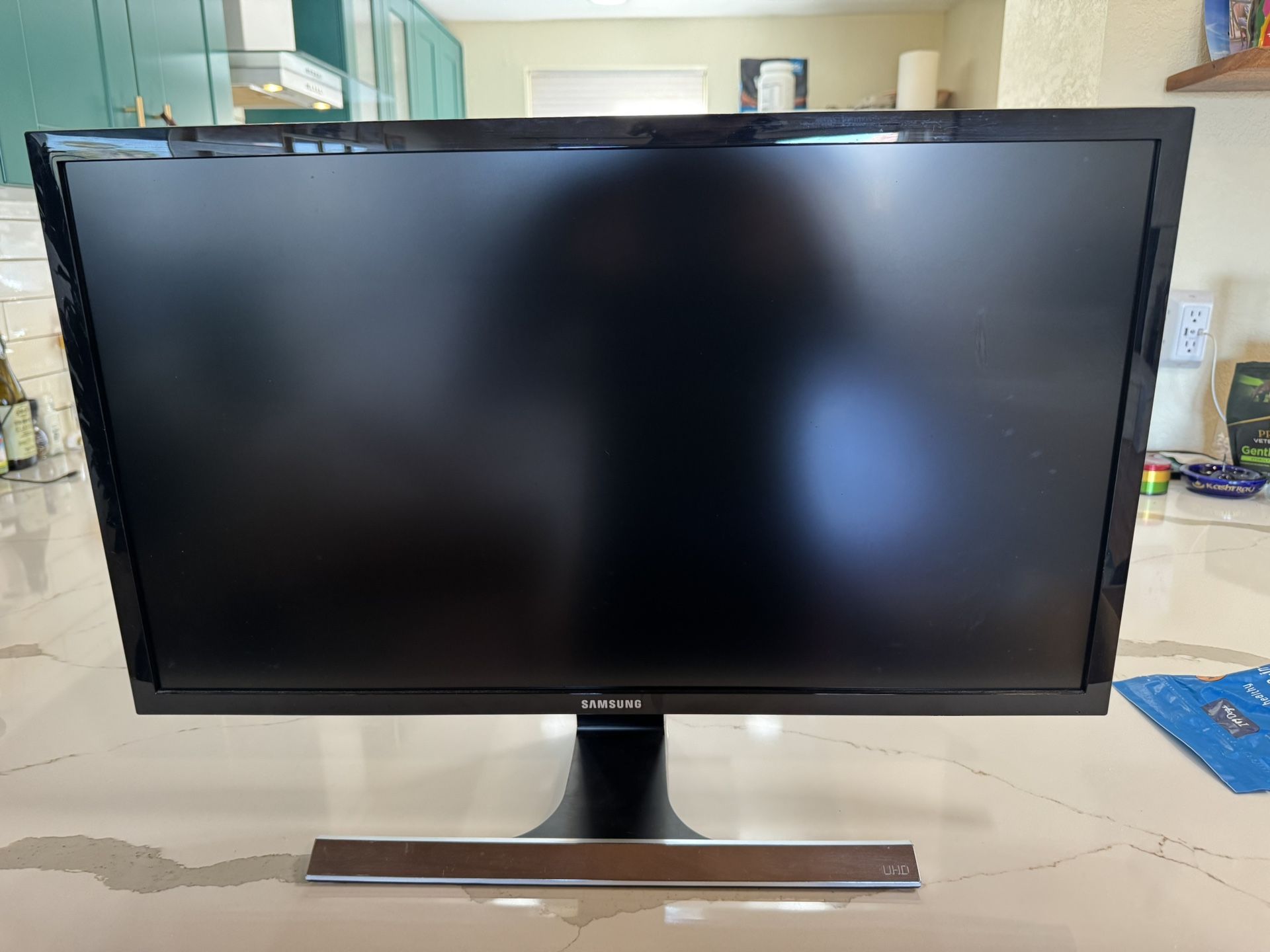 27 inch Samsung monitor