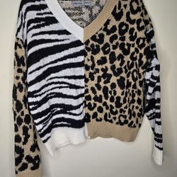Absolutely Famous Women's Animal Print V-neckline Sweater Juniors Size XL 