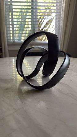 Beautiful Metal Modern Sculpture