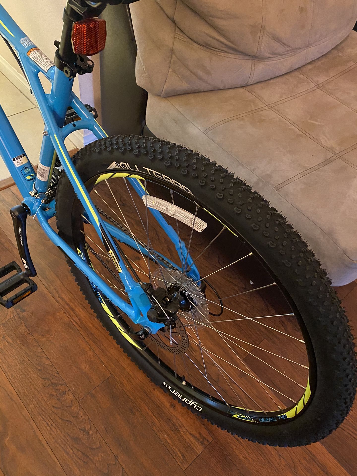 gt men's aggressor pro mountain bike weight