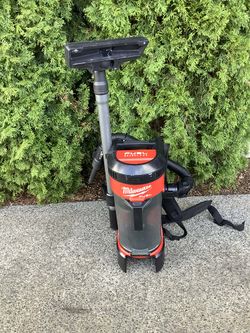 Milwaukee M18 FUEL 18V Cordless 3-in-1 Backpack Vacuum (HEPA, 1 Gallon) w/1.5AH Battery