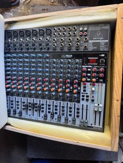 Behringer XENYX X2222USB USB Mixer With Effects
