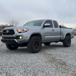 Rock Trix 17” Wheels With Kenda Klever A/T Tires