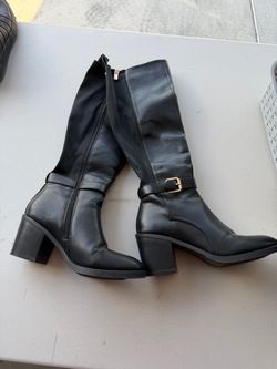 Black Knee-High Heeled Boots with Buckle