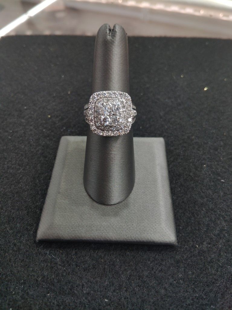 Ladies Diamond Ring