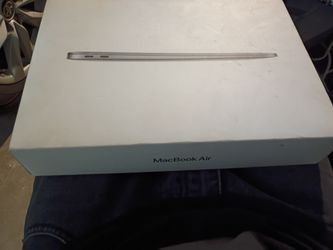 Apple MacBook Air 13" M1 (A2337) - Broken Screen