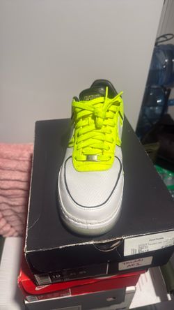 Size 10, Air Force One low supreme