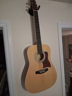 Acoustic Guitar-Parlor size