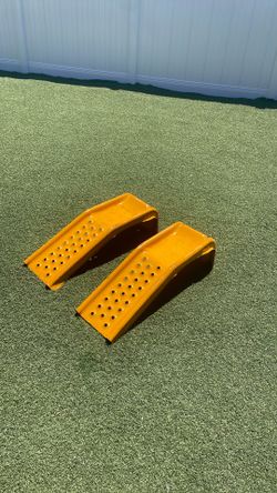 Metal car ramps