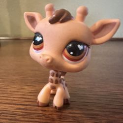 Limited edition, littlest pet shop Toys “R” Us Geoffrey, the giraffe with heart eyes