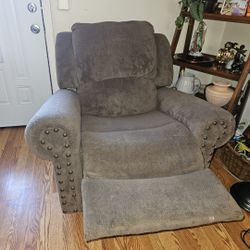 Recliner Couch For FREE 