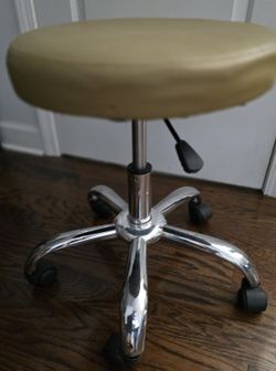 Rolling Office Chair/ Lab Stool