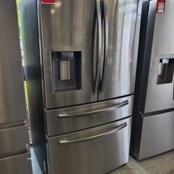 New Samsung
28 cu. ft. Standard Depth 4-Door French Door Smart Refrigerator in Fingerprint Resistant