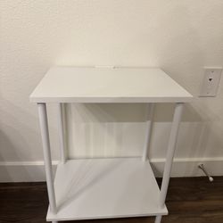 End Table (Set of 2) 