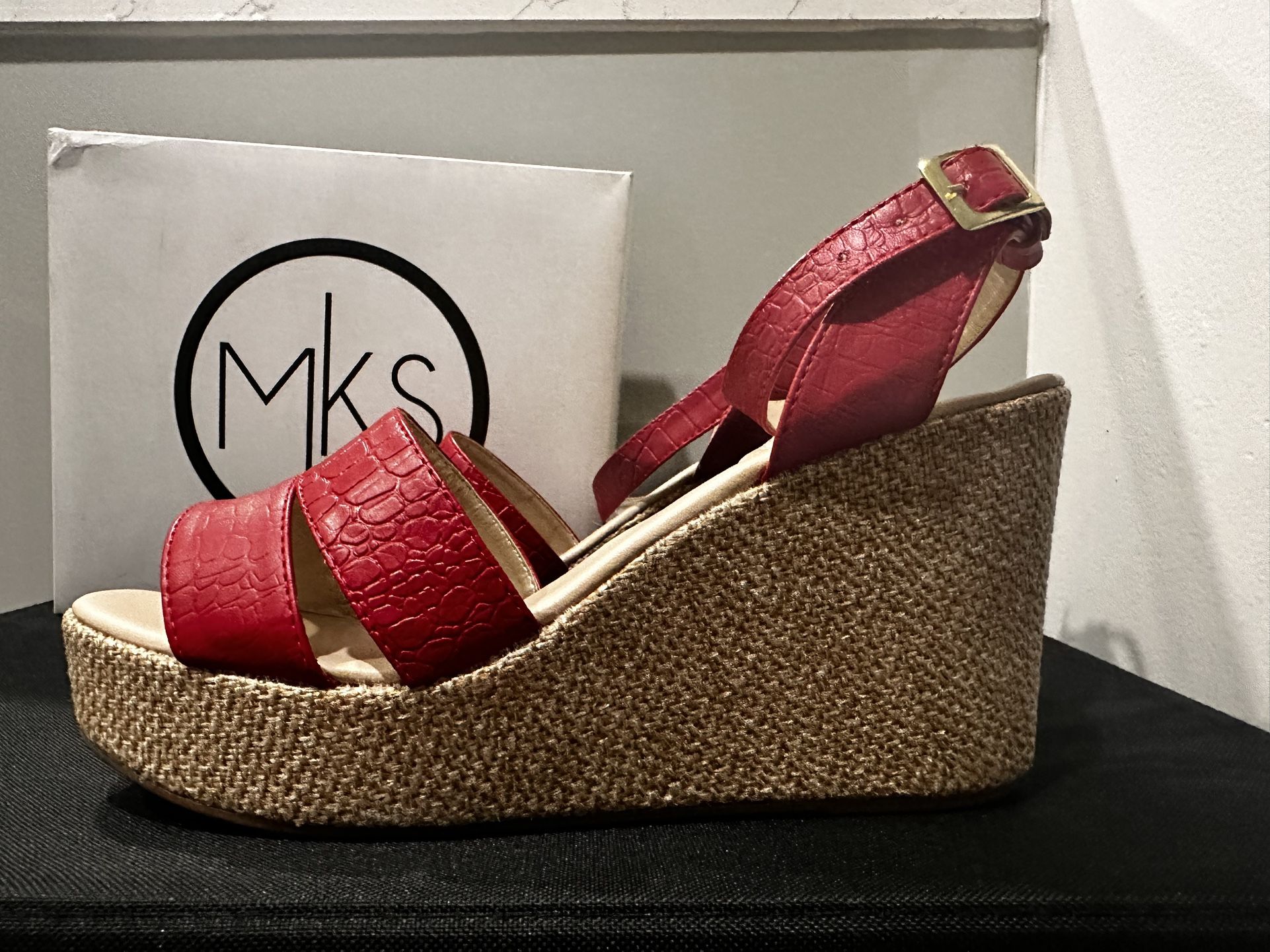 MKS RED CROC- EMBOSSED WEDGES COLOMBIA SIZE 10 WOMENS