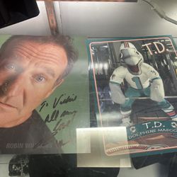 Robin Williams Autographed Picture 