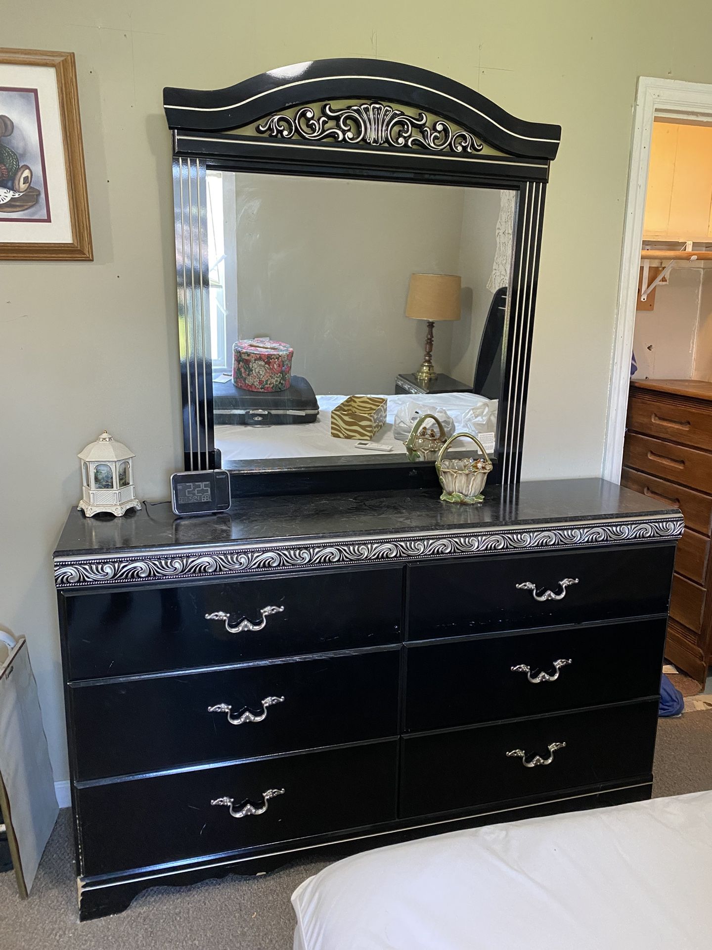 Queen Bedroom Set