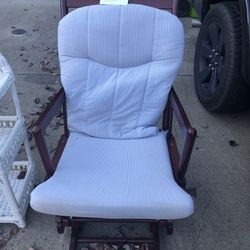 Glider/ Rocking Chair