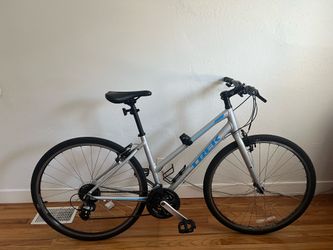 Trek FX1 Hybrid Bike- Medium