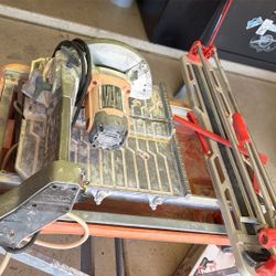 Wet Saw, Scoring Tool And Chop Saw