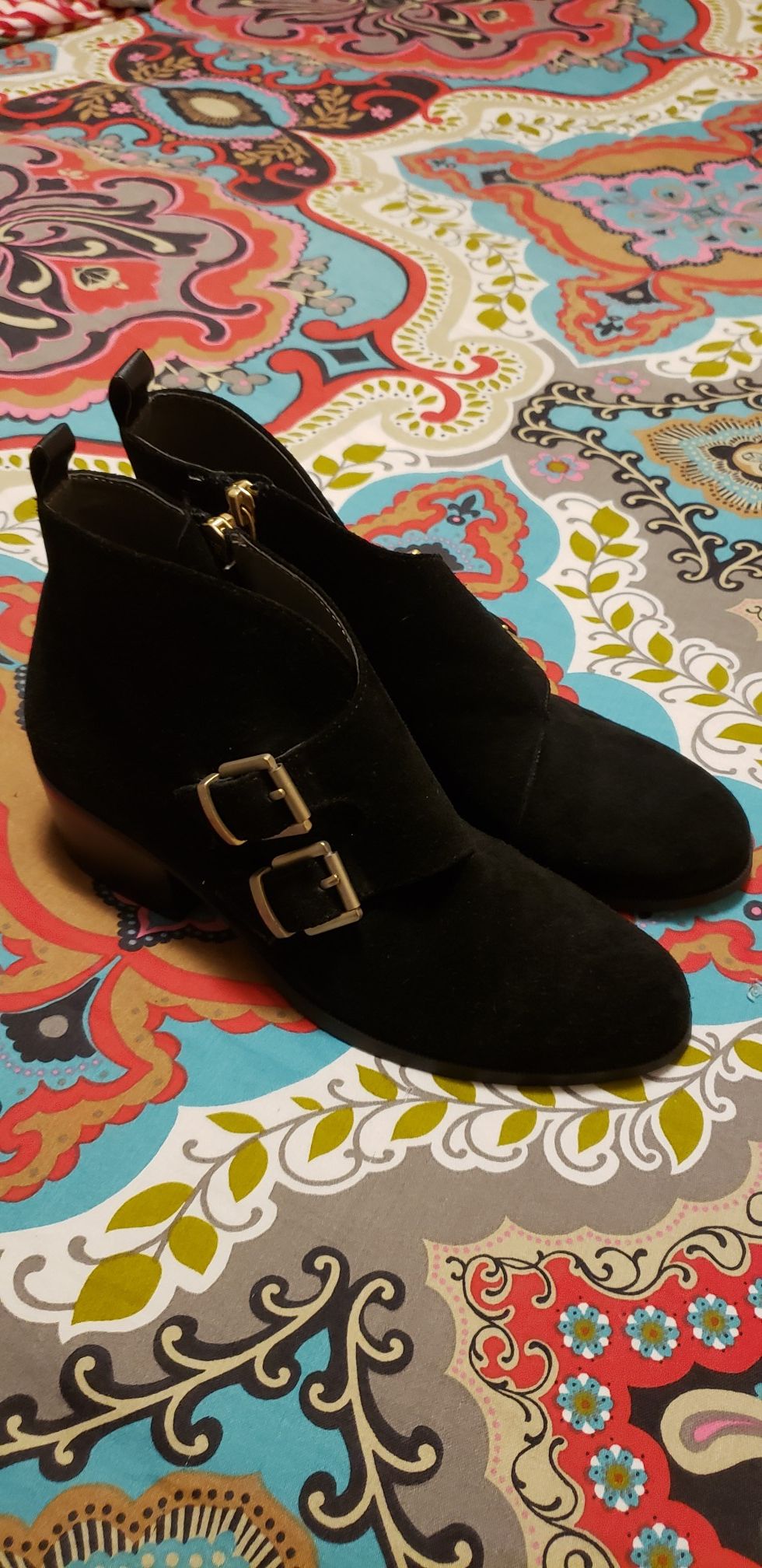 Ellen Tracy brand new suede ankle bootie size 8.5M