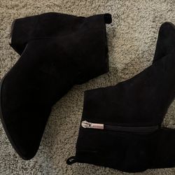 Women Boots Size 6.5