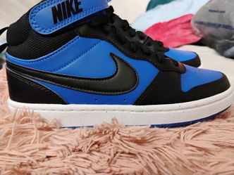 $20 New Nike high tops size 4Y