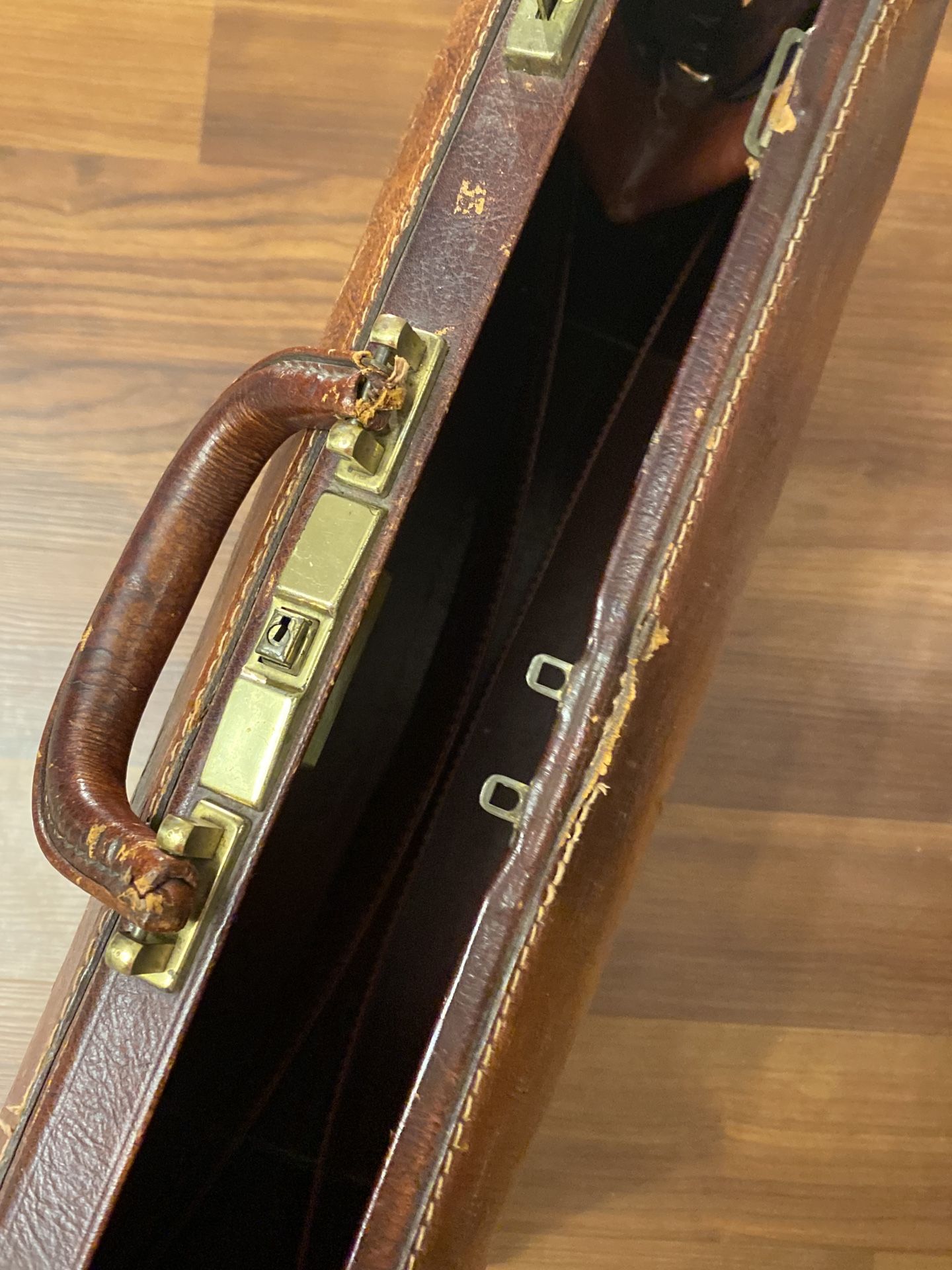 LARGE GLADSTONE BAG — Gildersleve Antiques