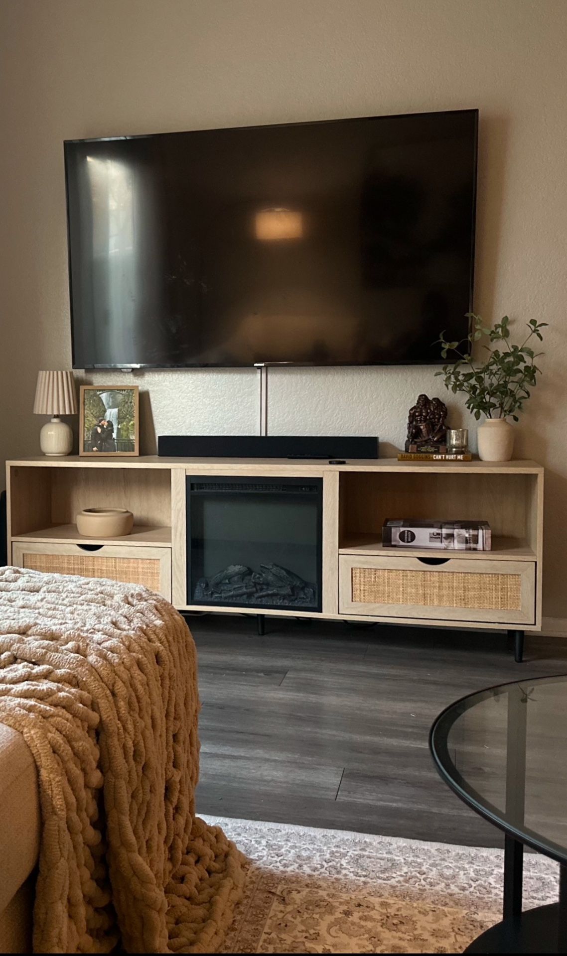 TV Stand 
