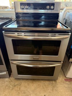 Frigidaire Gallery Double Oven Electric Range