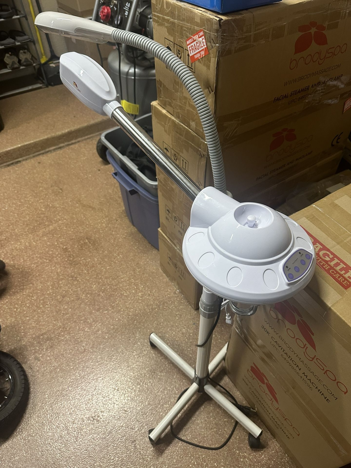 Facial Steamer And Maglamp