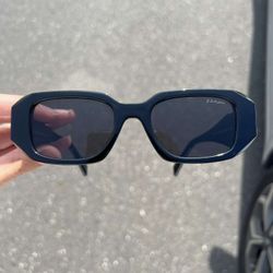 Prada glasses black 