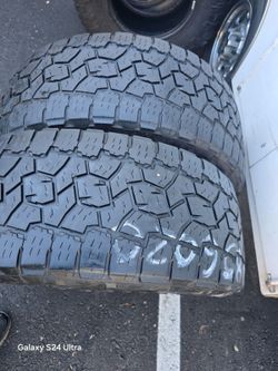 Only 2 Used Tires Lt285 60r20 Toyo AT111 Open Country LR E, 10 PLY DOT 2025 $220.00