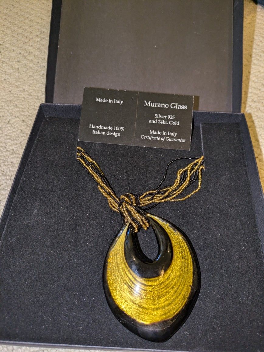 Black & Gold Murano Glass Twist Necklace With Murano Waterproof Pendant