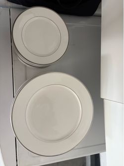 Dinner plate set
