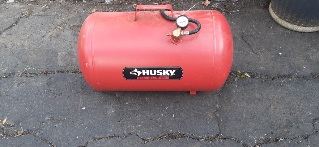 Husky 10 Gallon Air Tank