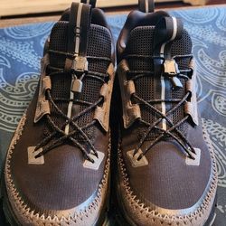 On Cloud Snakers Womens Size 9