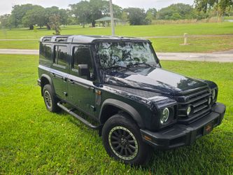 2024 INEOS GRENADIER FIELDMASTER LOADED! 29K MILES CLEAN MIDNIGHT BLUE BLACK RECARO SEATS AWD SUV NOT A G WAGON