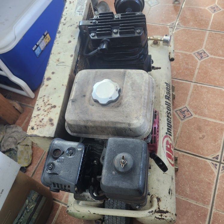Compresor de Aire ,trabaja con gasolina 