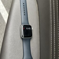 Apple Watch SE UNLOCKED