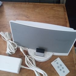 BOSE SPEAKER BLUETOOTH ADAPTER SOUNDDOCK DIGITAL MUSIC SYSTEM WITH REMOTE CONTROL TESTED WORKING GREAT