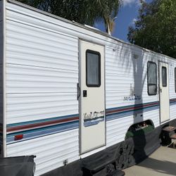 travel trailer 