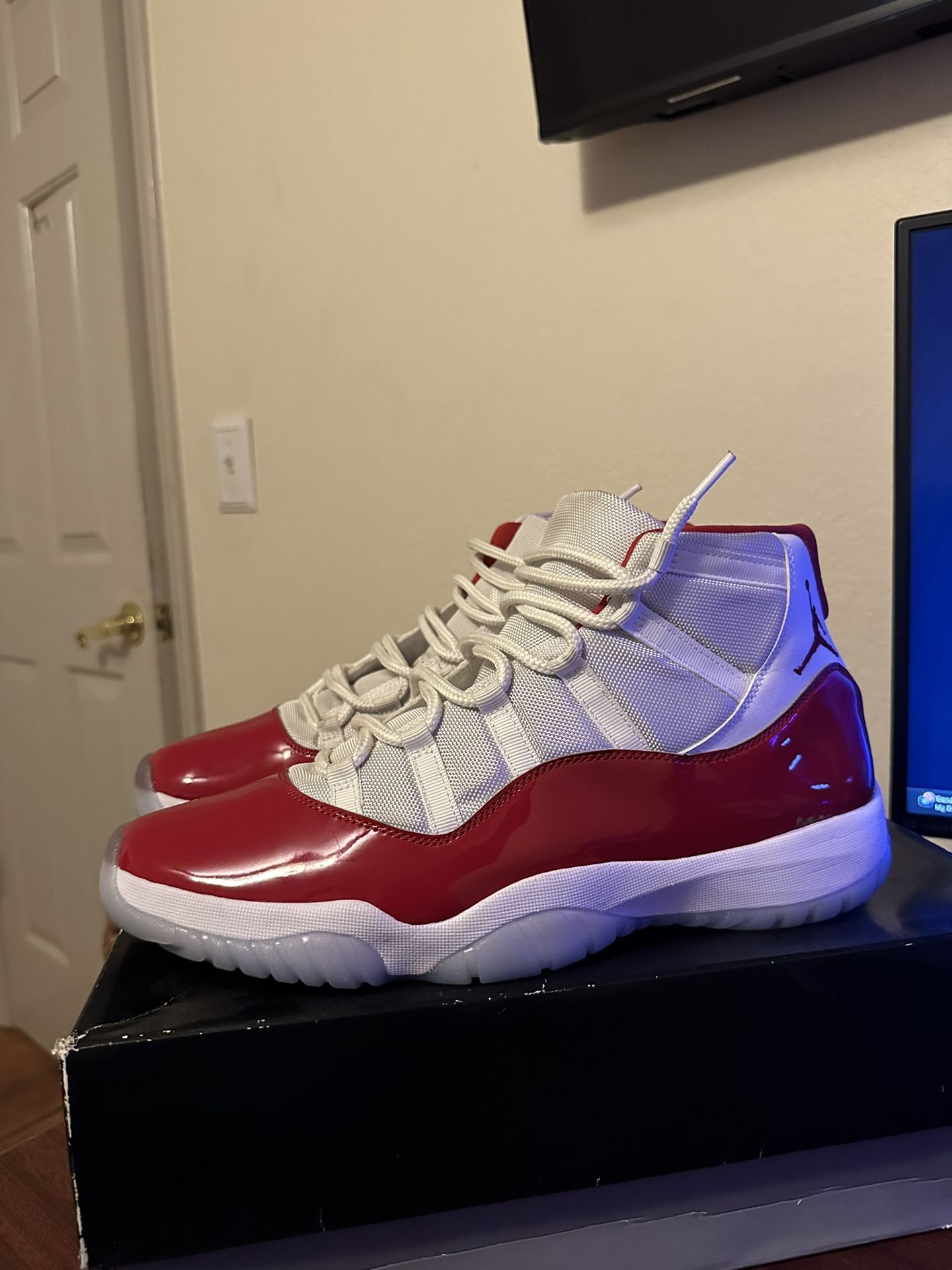 Jordan 11 Cherry (2022)