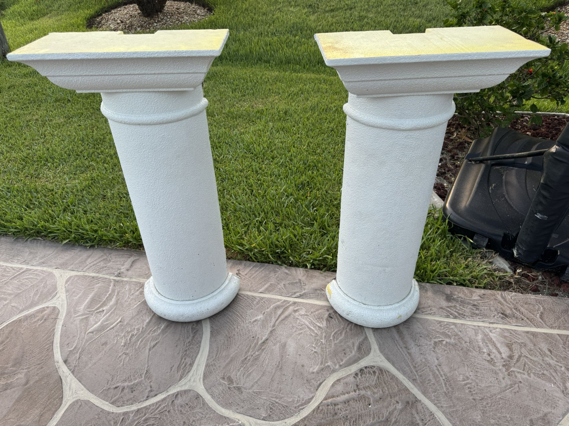 Foam Pillars
