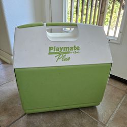 Igloo Playmate Plus 16qt Cooler