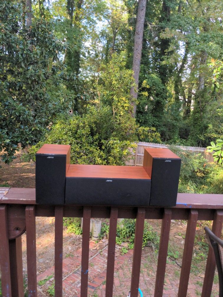 Jamo Speakers