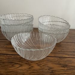 8 Glass Bowls